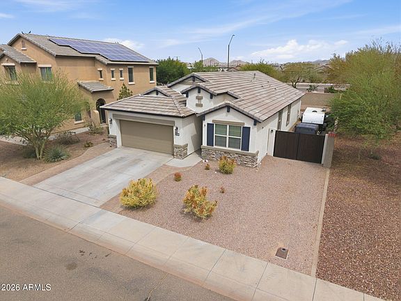 3rd image of 25260 W PLEASANT Lane