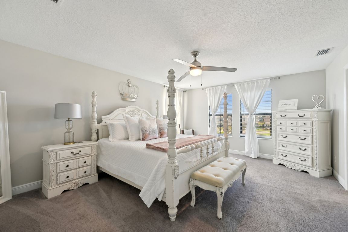 Red Castle Ave-035