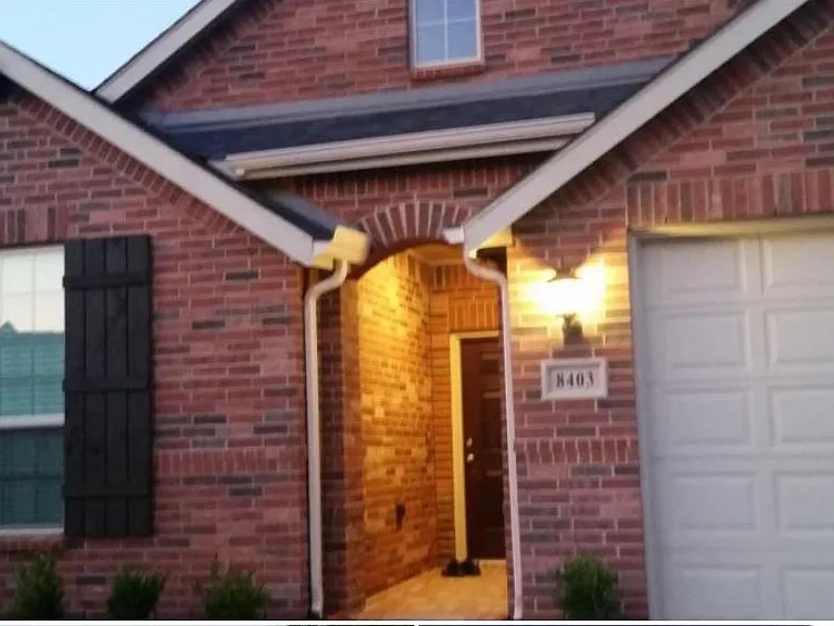 8403 Kari Bend Cir — Photo 1