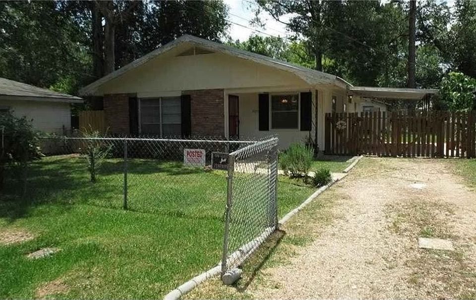 1st image of 305 Alexander Dr