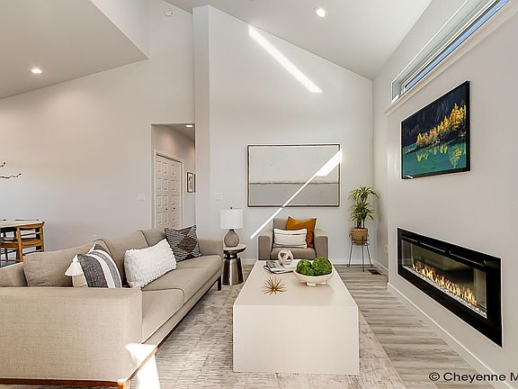 4th image of 3949 Saddleback Ln