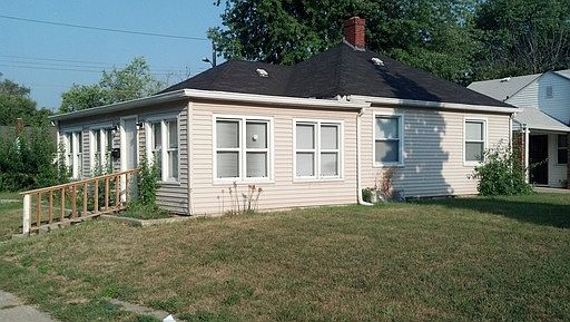 3rd image of 1902 N Emerson Ave