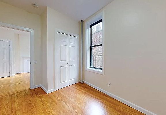5th image of 21 Greenwich Ave #4