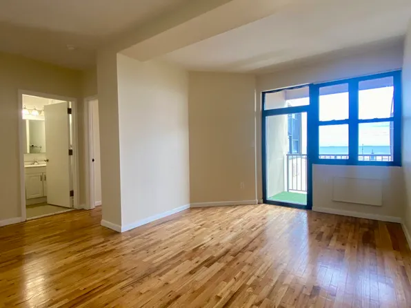 (undisclosed Address), Long Beach, NY 11561