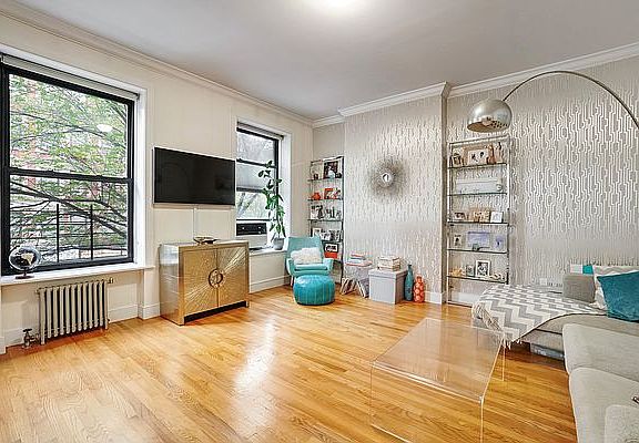 2nd image of 417 Manhattan Ave #4C
