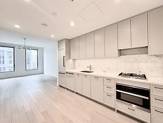 Rented by Gulia Wang, LREB