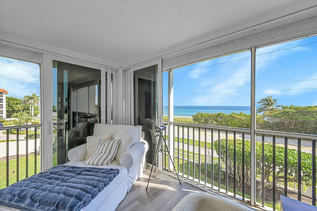 Building Photo - 2871 N Ocean Blvd #D302