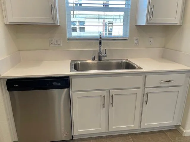 2267 Sanders Ct — Photo 5
