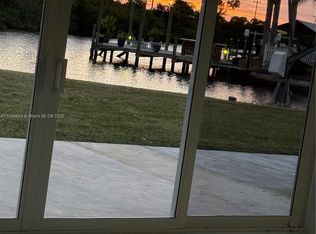 12065 Boat Shell Dr, Matlacha Isles, FL 33991