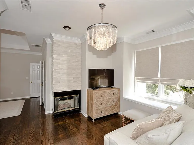 310 Windsor Gate Cv — Photo 38