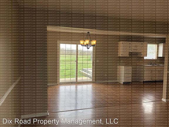 3rd image of 495 Peyton Dr
