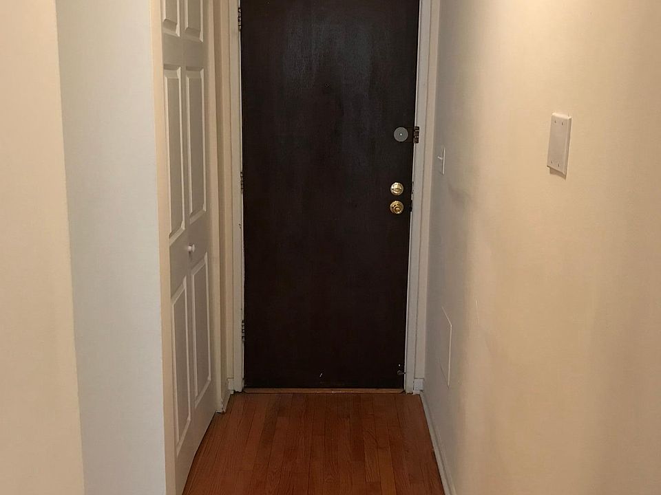 1st image of 525 4/5 W Oakdale Ave #512