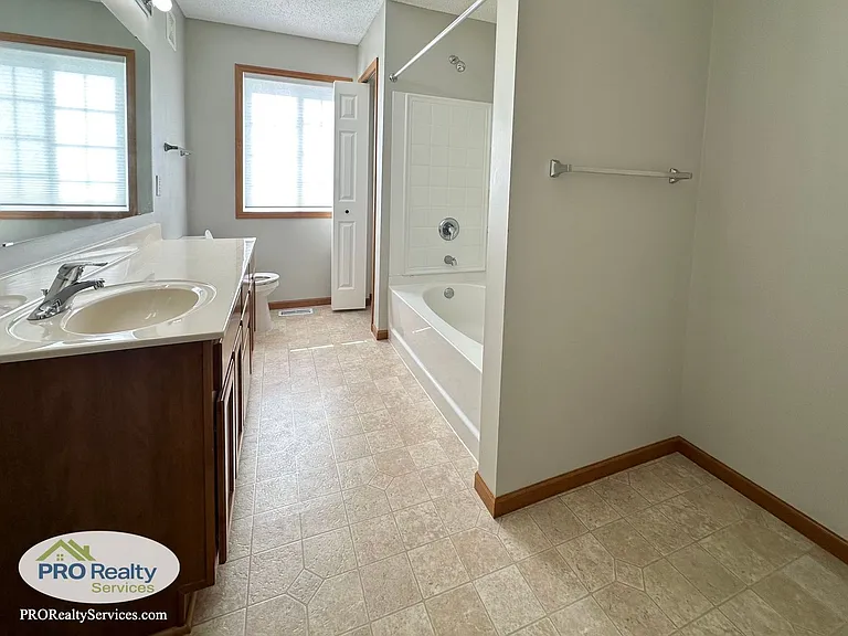 17127 Polk St NW — Photo 14