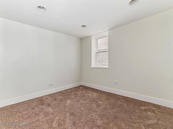 3rd image of 1806 N Paulina St APT 1