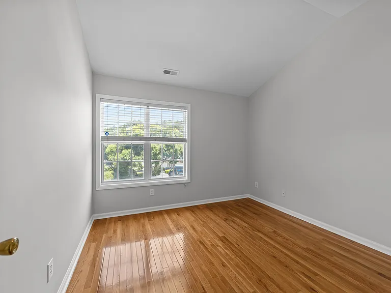 6809 Middleboro Dr — Photo 12