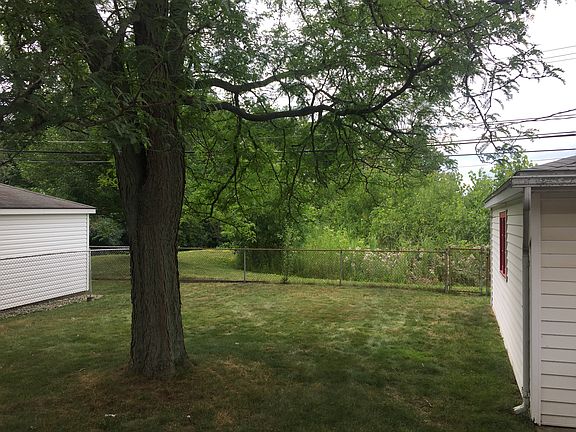 2nd image of 8673 Cardwell St