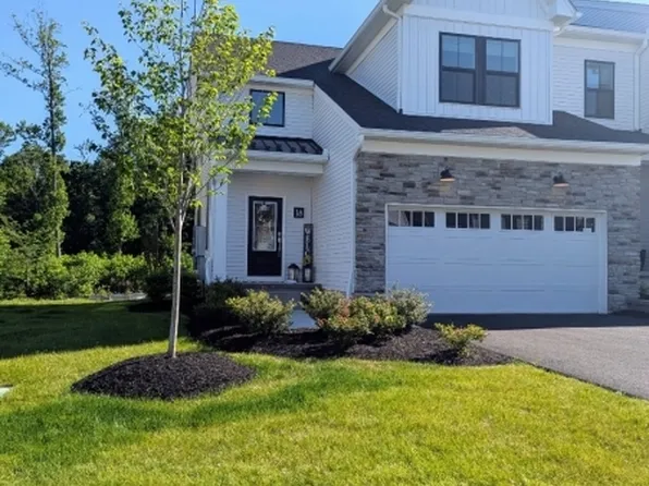 18 Flower Horn Blvd, Randolph Twp., NJ 07869