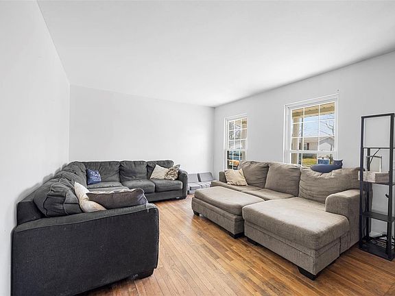 4th image of 842 Marrisa Dr