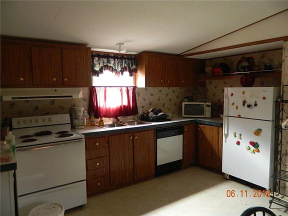 4th image of 105 Lake Creek Dr