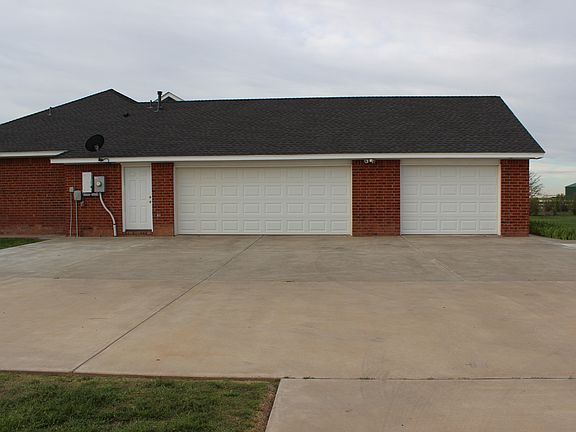 4th image of 16801 Dowd Ln