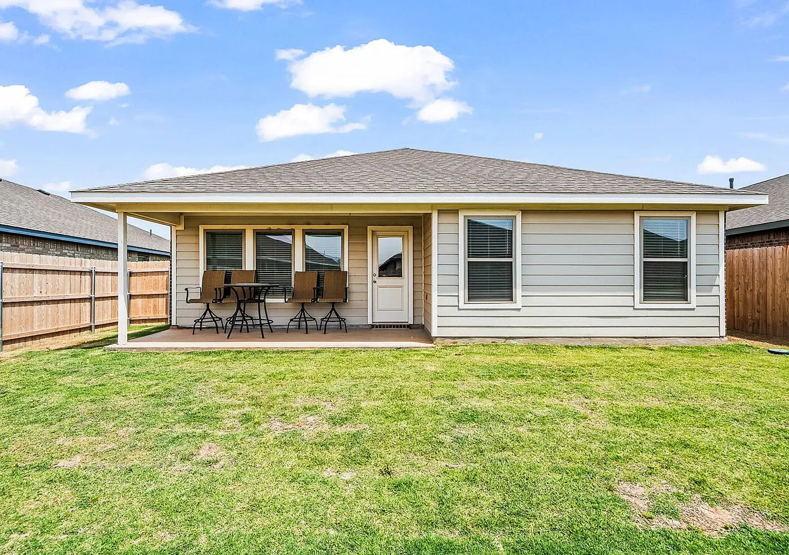 Spacious 4BR House in Lubbock — Photo 2
