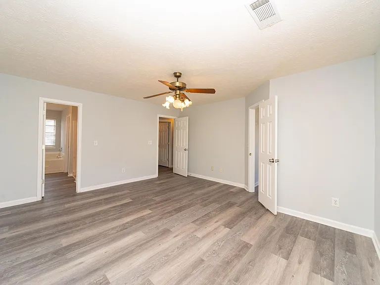 811 Sugar Oak Ln — Photo 15