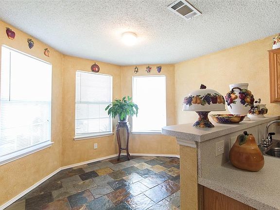 5th image of 708 Flamingo Dr
