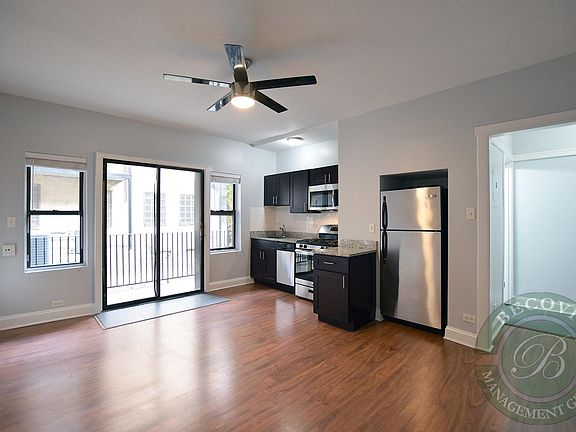 3rd image of 4555 N Malden St APT 101