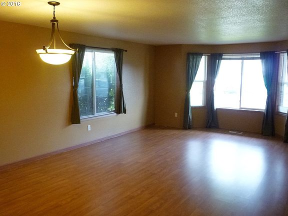 4th image of 7606 NE 65th St