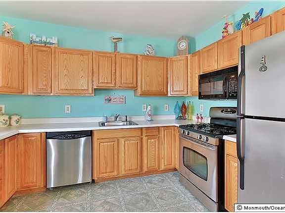 3rd image of 803 A St