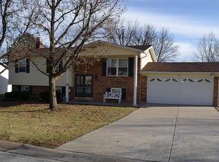 4 Jeffrey Wayne Dr, Saint Peters, MO 63376