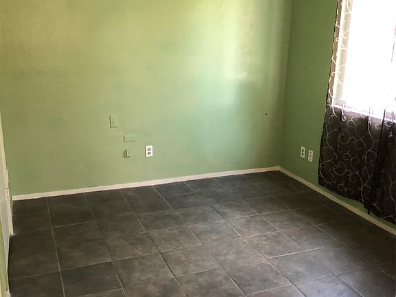 4th image of 1303 Lombard St