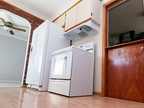 3rd image of 30860 Lund Ave