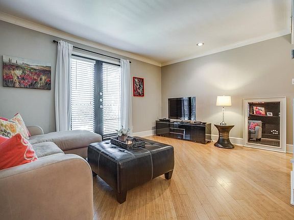4th image of 7730 Meadow Park Dr #223