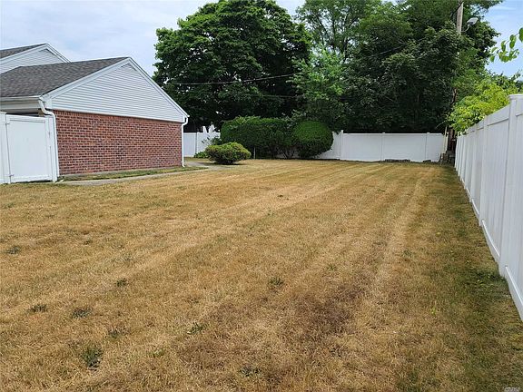 3rd image of 40 Clearmeadow Dr