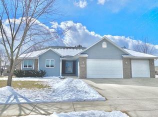 1664 Oak St, Sauk City, WI 53583