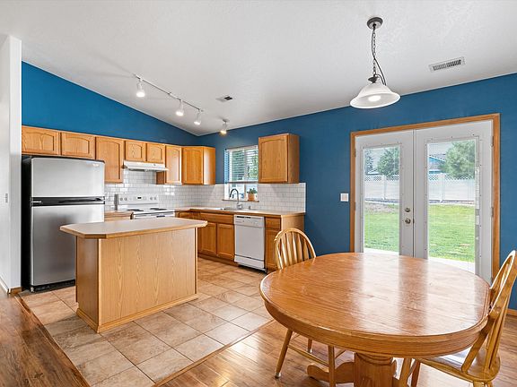 5th image of 8017 Wenatchee Dr
