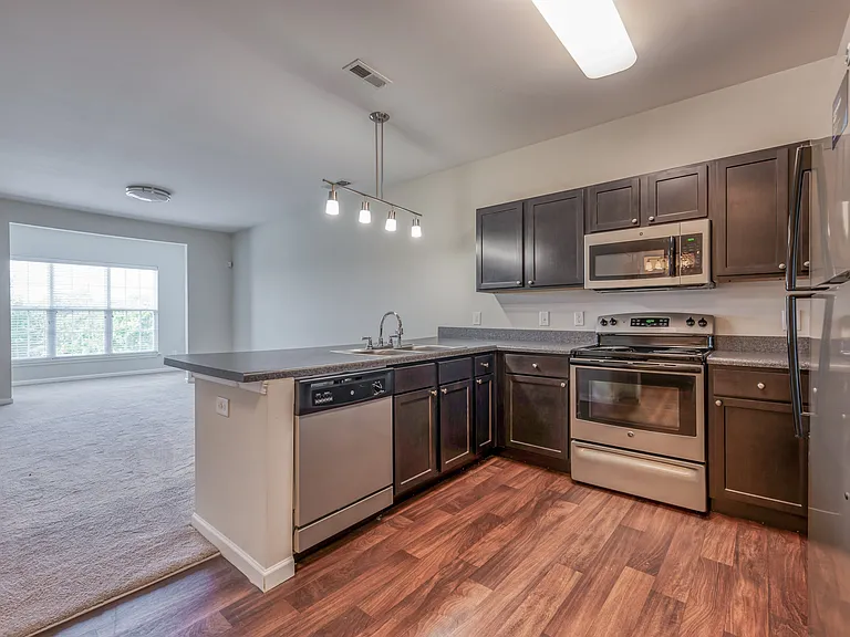 Reserve at Park West — Photo 17