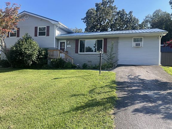 2nd image of 1620 Zale Dr SE