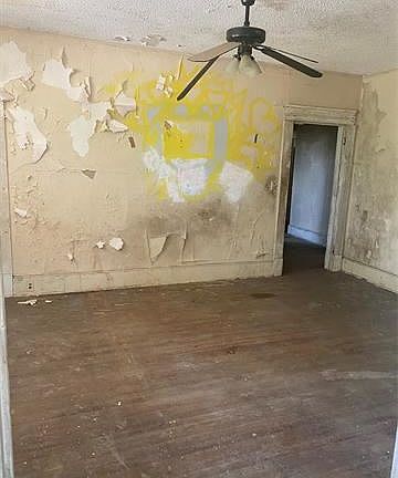 4th image of 401 Jordan St