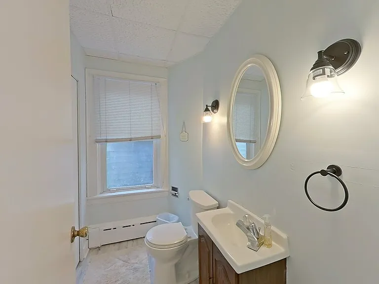 36 Dixon St — Photo 17