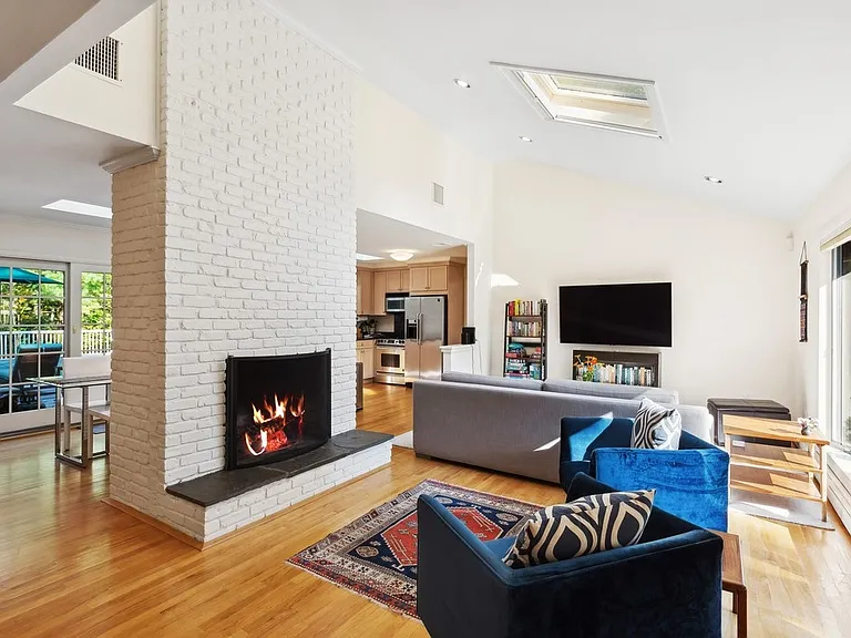 4 Spyglass Ln — Photo 12