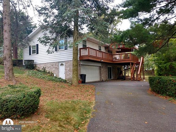 3rd image of 1852 Alsace Rd