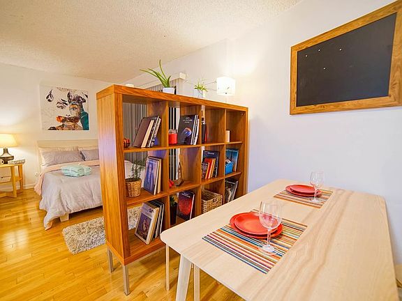 3rd image of 2042 N Beachwood Dr APT 9