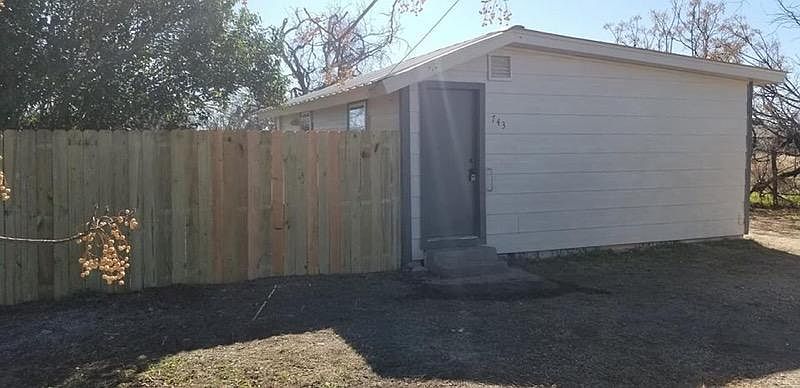 1st image of 743 E 35th St