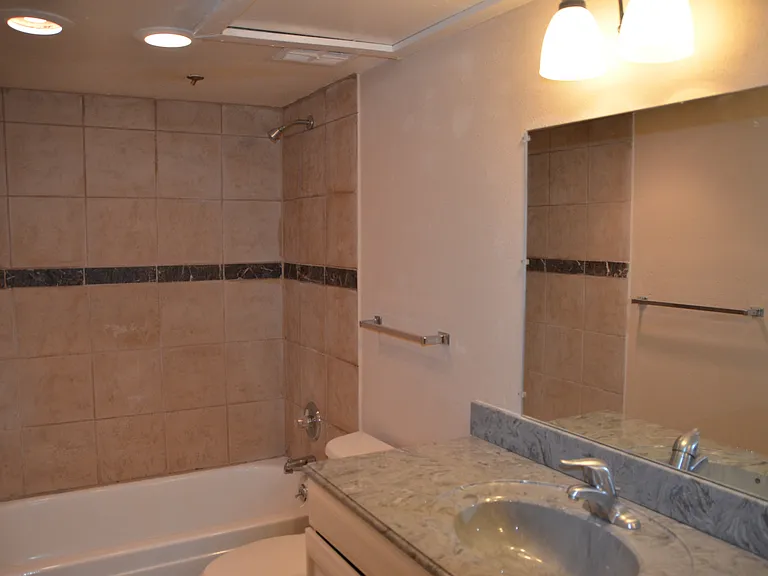 7555 Katy Fwy — Photo 10