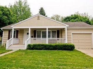 625 S Cook St, Barrington, IL 60010