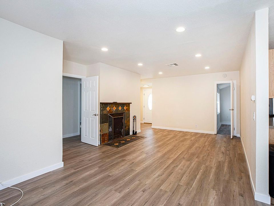 1st image of 7820 Lasaine Ave