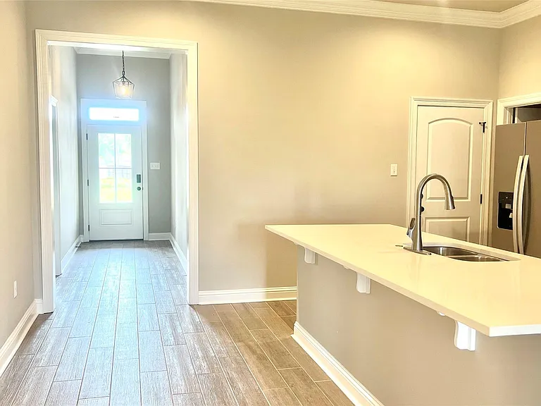102 Jleigh Ln #J — Photo 5