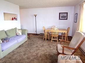 4th image of 1611 Niagara St